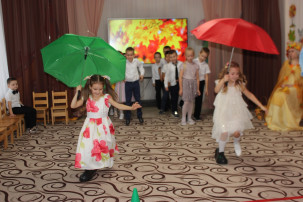 Праздник осени в подготовительных группах Праздник осени в подготовительных группах.