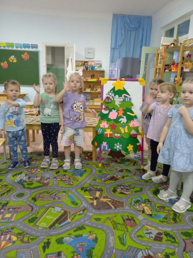 Украсим елочку Украсим елочку.